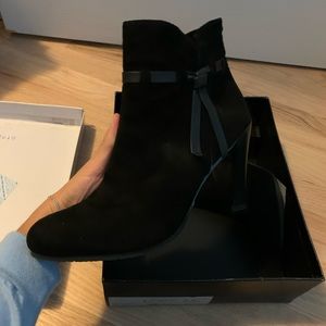 New in box Loft booties